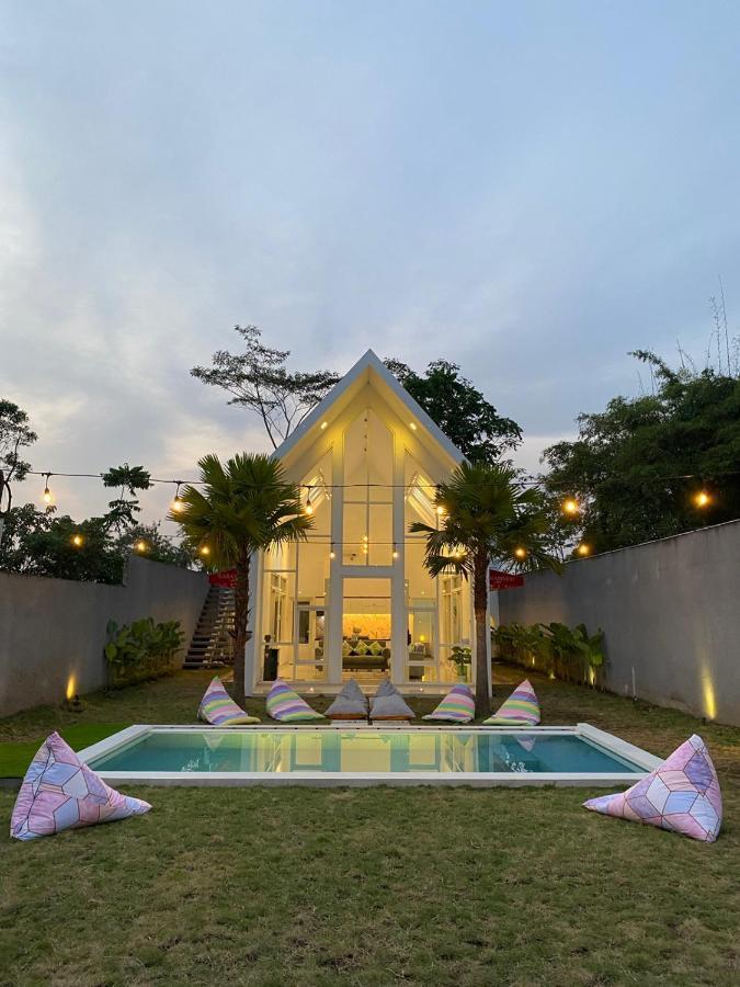 Karabineri Private Pool Jogja Villa Ngaglik Ngoại thất bức ảnh